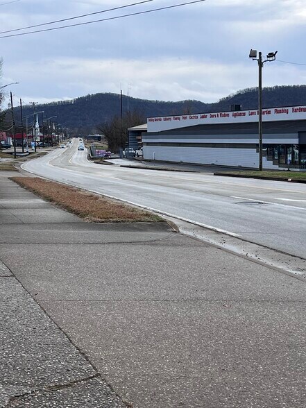 More Photos Of 209 River Dr, Irvine General Retail For Sale