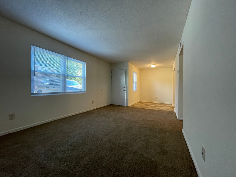 More Photos Of 427 S Main St, Asheboro Apartments For Sale