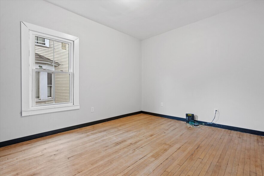 More Photos Of 1322 W Concordia Ave, Milwaukee Multifamily For Sale