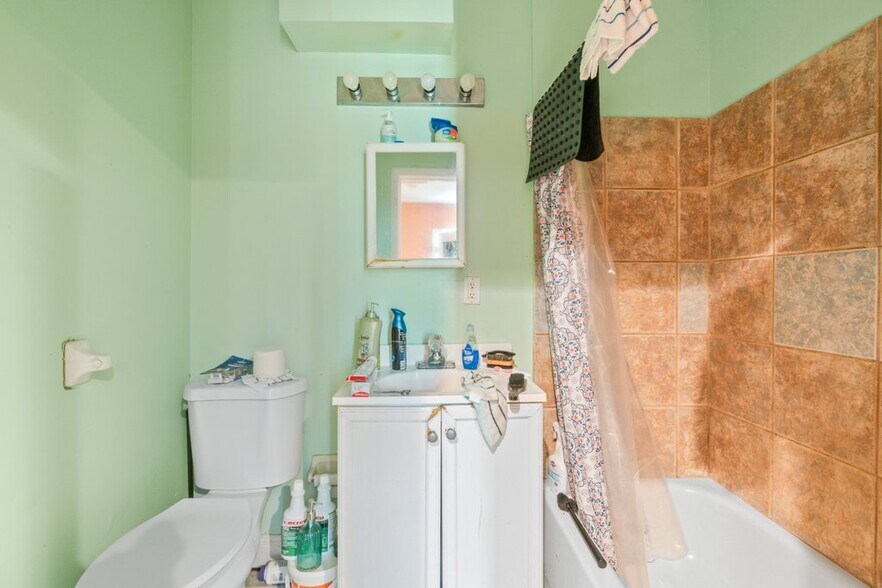 More Photos Of 702 Homestead St, Baltimore Multifamily For Sale