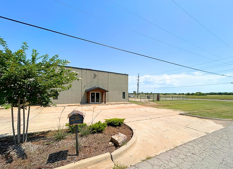 Primary Photo Of 6515 SW 57th St, Oklahoma City Manufacturing For Lease