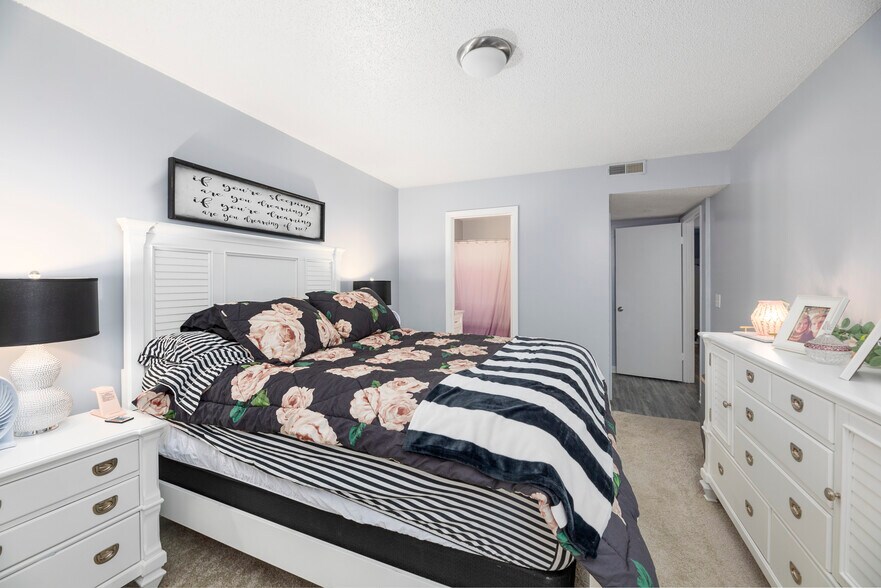 More Photos Of 100 S Kirkland Ave, Elkin Apartments For Sale