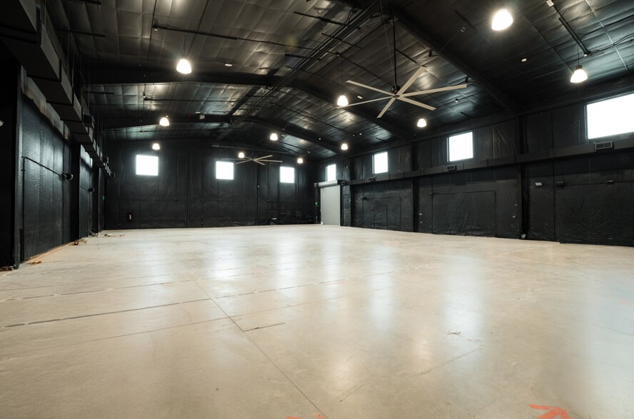 More Photos Of 195 American Way, Dripping Springs Flex For Lease