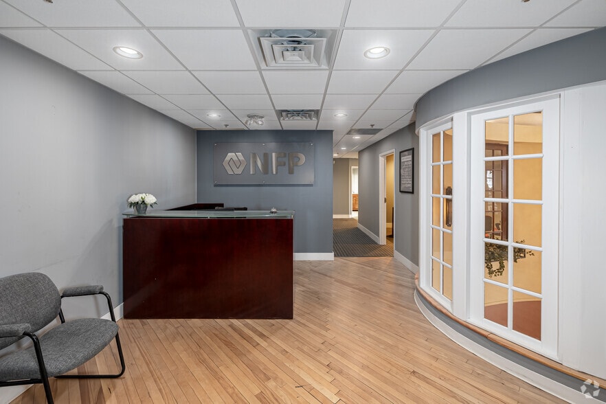 More Photos Of 366-386 Main St, Middletown Office For Lease