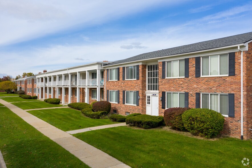 More Photos Of 20600 Balfour St, Harper Woods Apartments For Sale