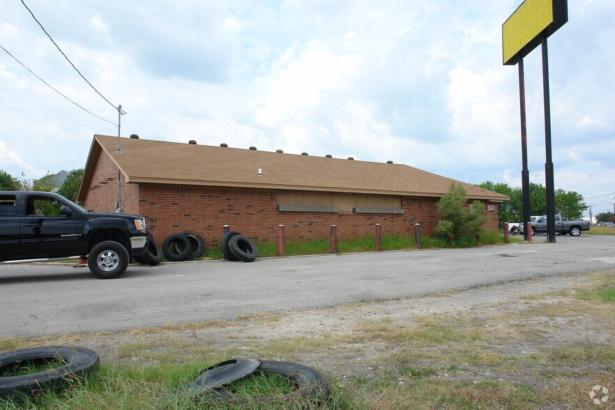 More Photos Of 5521 E IH-10, San Antonio Freestanding For Lease