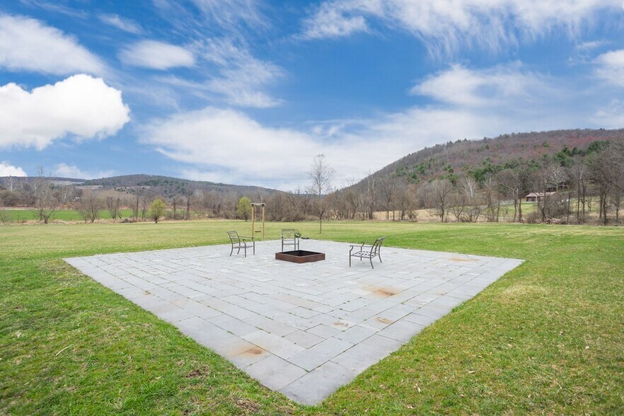 More Photos Of 211 Hanks Rd, Troy Hospitality For Sale