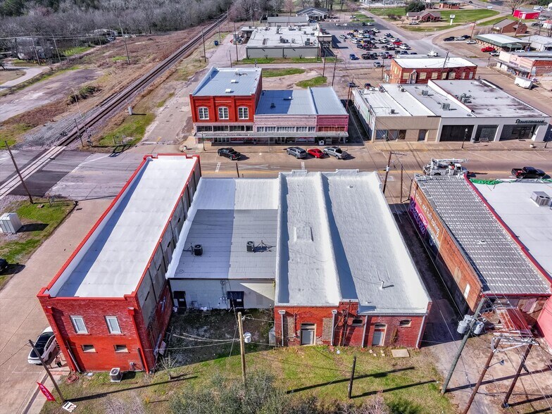 More Photos Of 106 N Main St, Grand Saline Storefront For Sale