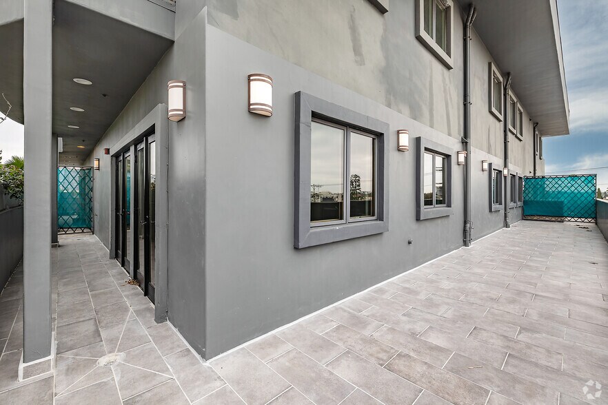 More Photos Of 930 S Robertson Blvd, Los Angeles Apartments For Lease