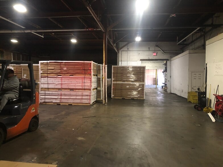 More Photos Of 263-275 Park Ave, East Hartford Warehouse For Lease