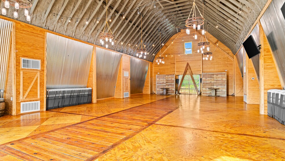 More Photos Of 1675 NW 32nd St, Newcastle Specialty For Sale