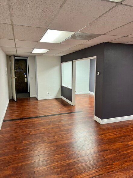 More Photos Of 9010 Corbin Ave, Northridge Office For Lease