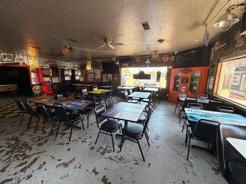 More Photos Of 4700 41st St, Sioux City Restaurant For Sale