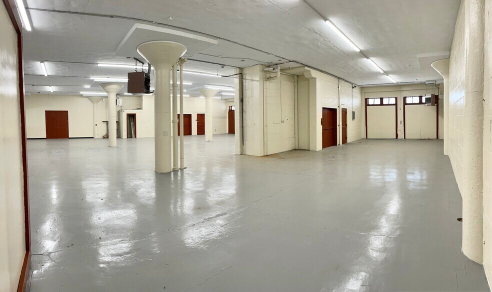 More Photos Of 1500 Clinton St, Buffalo Light Manufacturing For Lease