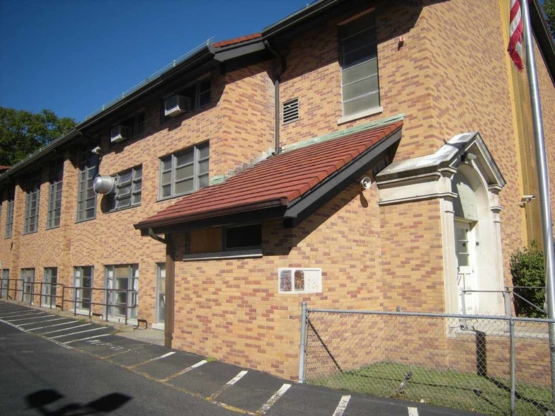 More Photos Of 264 Harrison Ave, Passaic Office For Sale