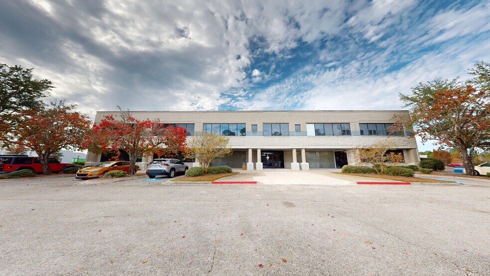 More Photos Of 130 N Gross Rd, Kingsland Medical For Sale