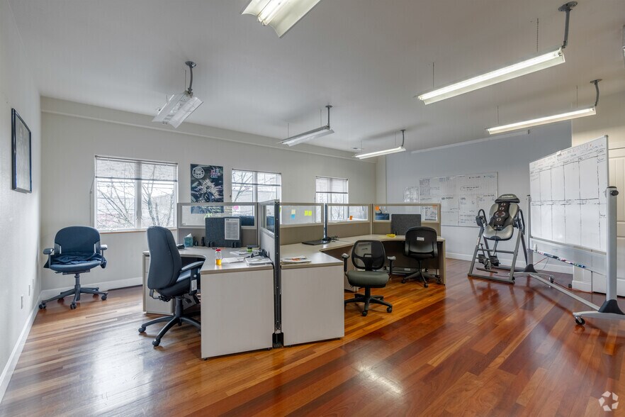 More Photos Of 2435 SE 10th Ave, Portland Industrial For Sale