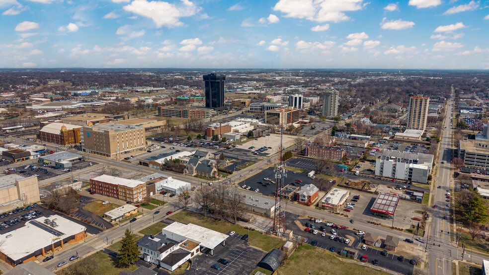 More Photos Of 532 E Walnut St, Springfield Freestanding For Sale