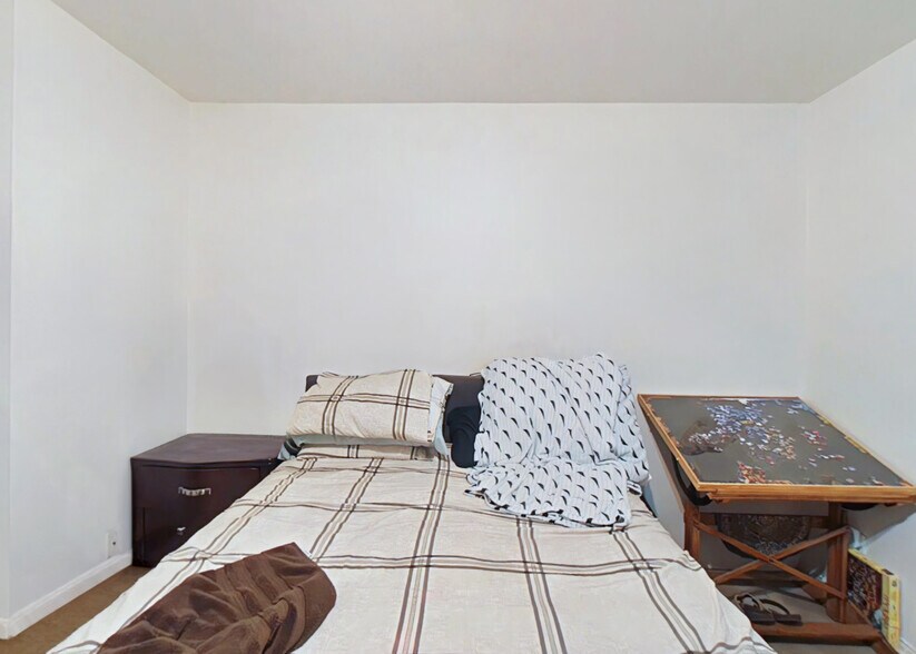 More Photos Of 7736 Sugar Dr, Huntington Beach Apartments For Sale