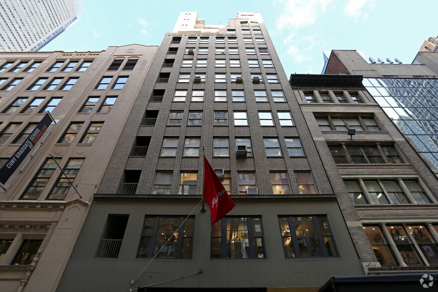 More Photos Of 215 W 40th St, New York Office For Lease