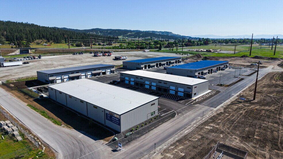 More Photos Of 4524 N Barker Rd, Spokane Valley Showroom For Lease