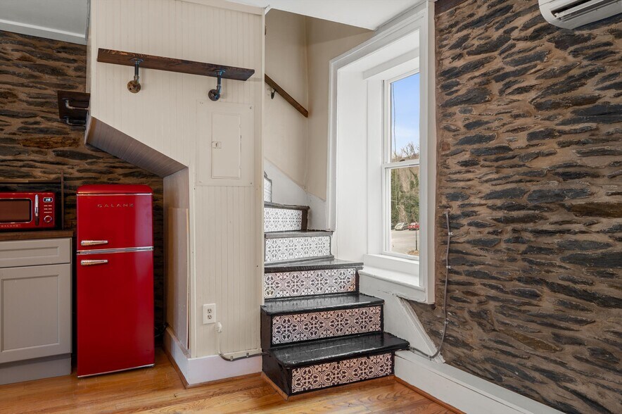 More Photos Of 170 High St / 173 Potomac St, Harpers Ferry Storefront Retail Residential For Sale