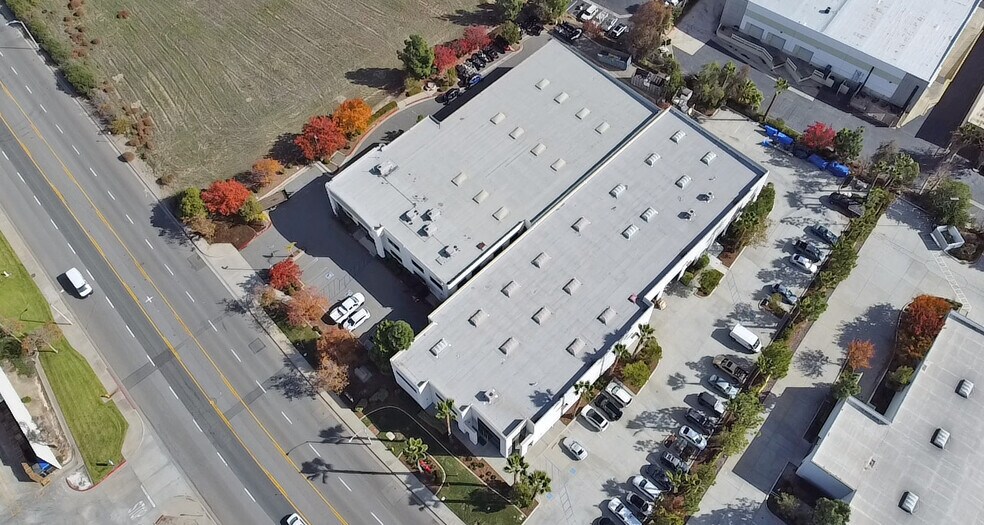 More Photos Of 42044 Winchester Rd, Temecula Manufacturing For Lease