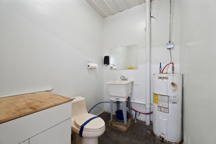 More Photos Of 170 Mayberry St, Sparta Industrial For Sale