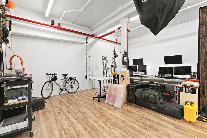 More Photos Of 45-47 W 29th St, New York Office For Sale