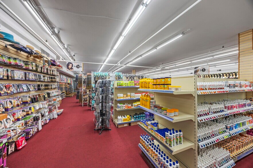 More Photos Of 110 S Florissant Rd, Saint Louis Storefront For Sale