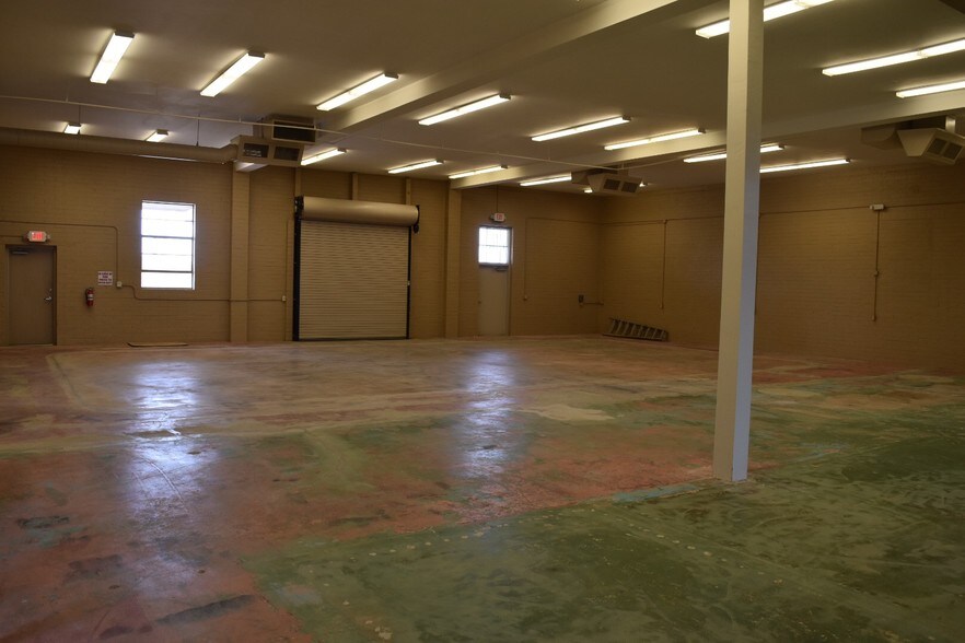 More Photos Of 3409 W Bethany Home Rd, Phoenix Warehouse For Lease
