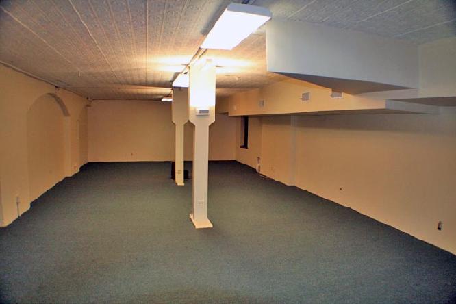 More Photos Of 16-20 W Huron St, Pontiac Office For Lease
