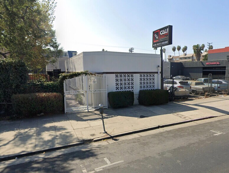 More Photos Of 14540 Sylvan St, Van Nuys Office For Sale