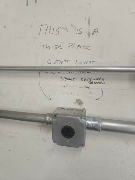 More Photos Of 164 Malbert St, Perris Warehouse For Lease