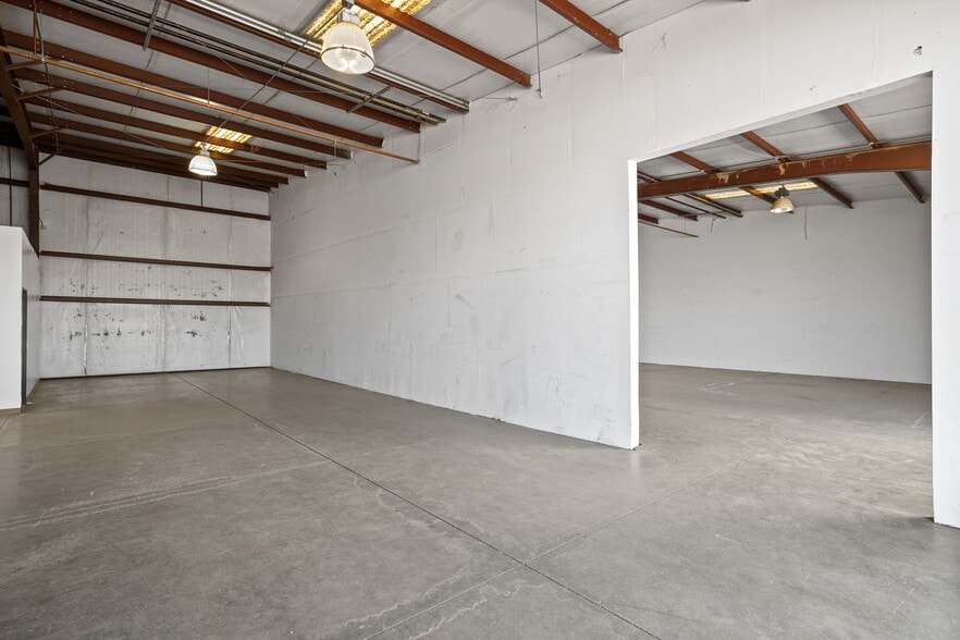 More Photos Of 2550 E Belle Ter, Bakersfield Manufacturing For Lease