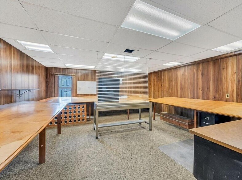 More Photos Of 1424 118th St, College Point Warehouse For Sale