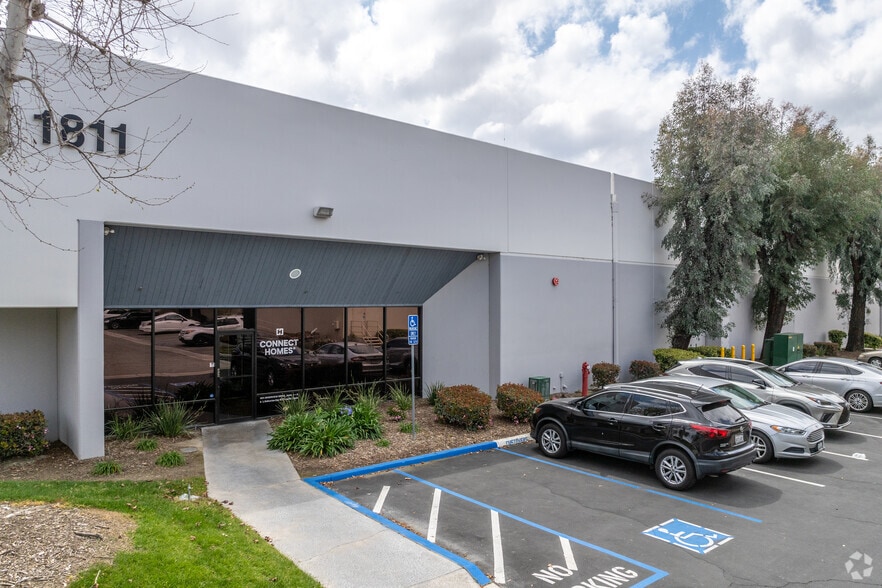 More Photos Of 1811 Riverview Dr, San Bernardino Unknown For Lease