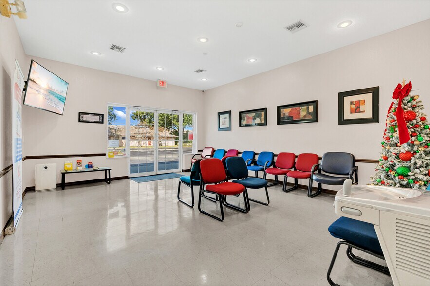 More Photos Of 901-911 N Central Ave, Kissimmee Medical For Lease