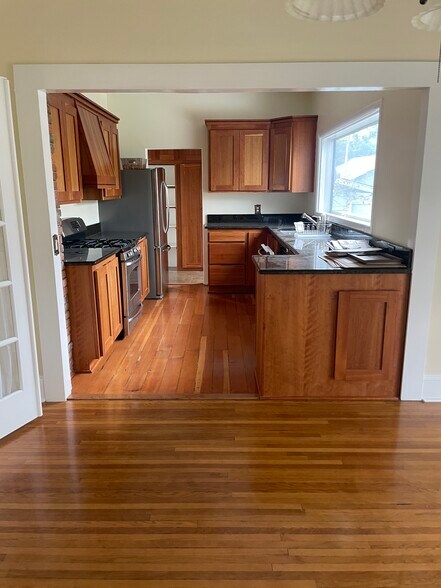 More Photos Of 214 Pioneer Pkwy West, Springfield Medical For Lease
