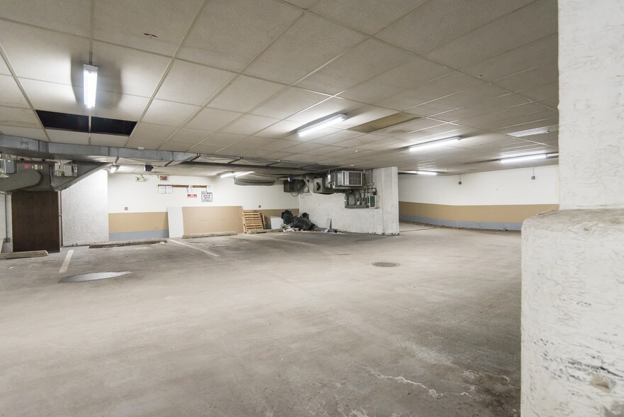 More Photos Of 211 W Chicago Ave, Hinsdale Office For Sale