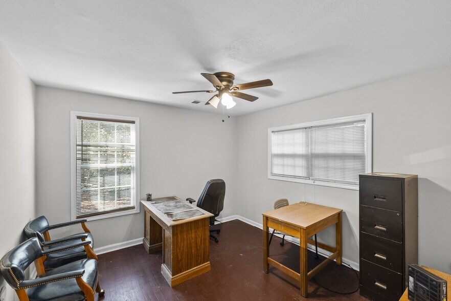 More Photos Of 7879 N Main St, Jonesboro Office Residential For Sale