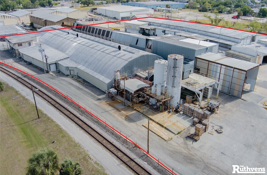 More Photos Of 500 Avenue R SW, Winter Haven Warehouse For Sale