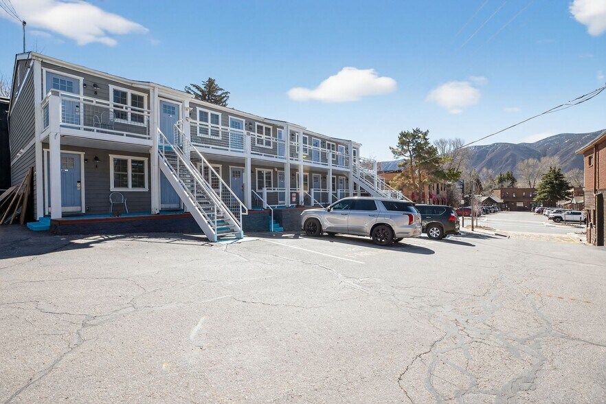 More Photos Of 220 Midland Ave, Basalt Hotel For Sale