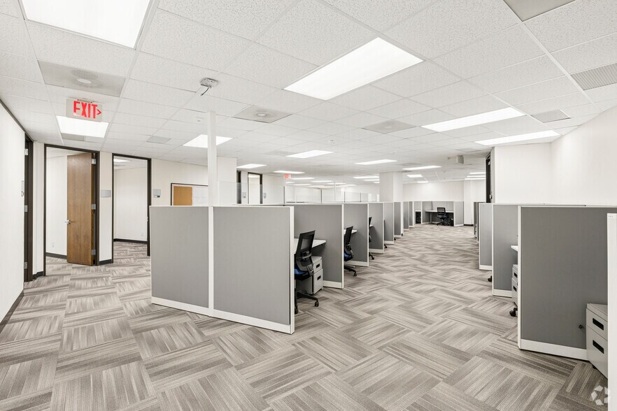 More Photos Of 2900 Highwoods Blvd, Raleigh Office For Lease