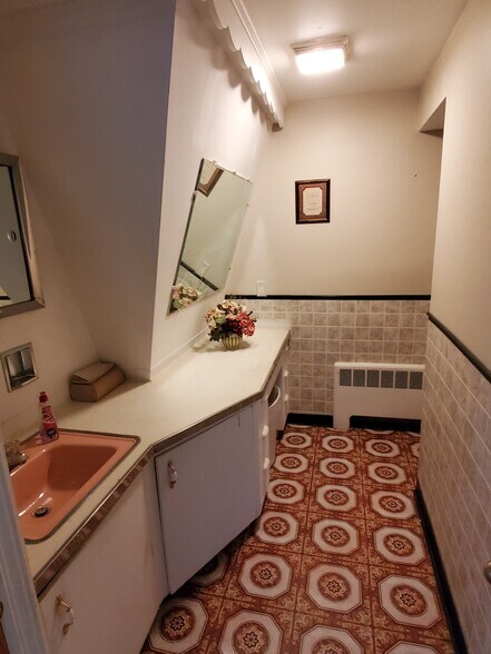 More Photos Of 165 N Ocean Ave, Patchogue Medical For Sale