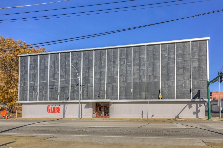 More Photos Of 117 E 4th St, Joplin Office For Sale