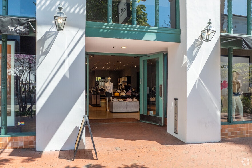 More Photos Of 30-32 El Paseo, Santa Barbara, CA 93101, USA, Santa Barbara Storefront Retail Office For Lease