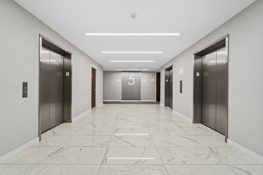 More Photos Of 60 Cutter Mill Rd, Great Neck Office For Lease