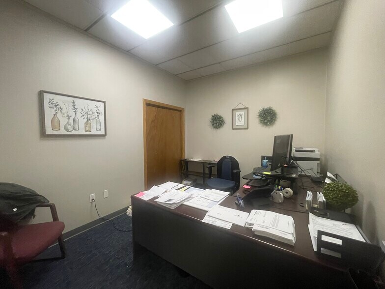 More Photos Of 3107 Beale Ave, Altoona Office For Sale