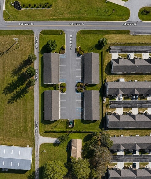 More Photos Of 18 Blossom Ln, Rossville Apartments For Sale